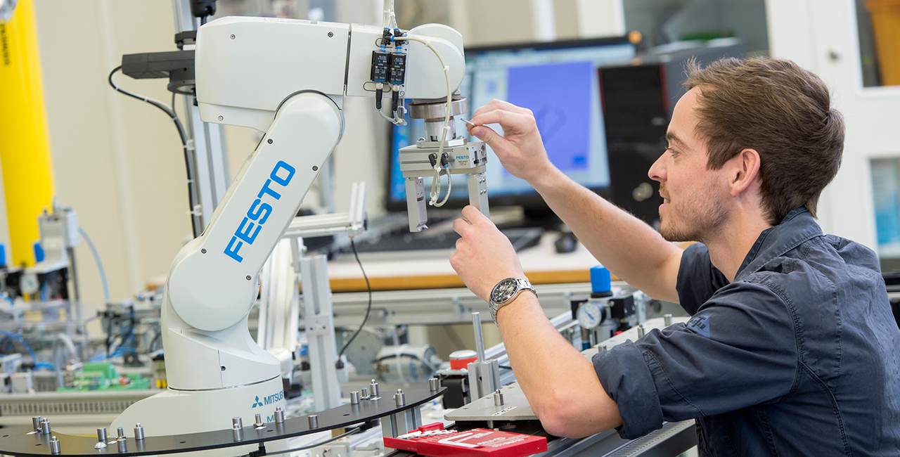 آوسبیلدونگ مکاترونیک آلمان