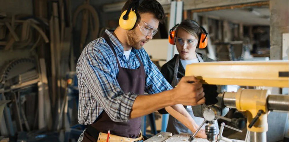 آوسبیلدونگ نجاری